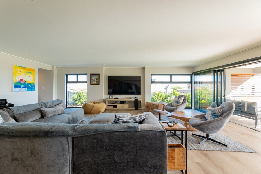 4 Bedroom Property for Sale in Myburgh Park Western Cape